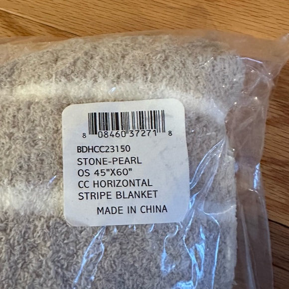 NWT Barefoot Dreams Stone-Pearl Striped Blanket - Picture 3 of 3